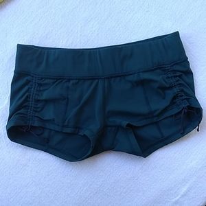Lululemon Hot Shorts Size 10 (teal)